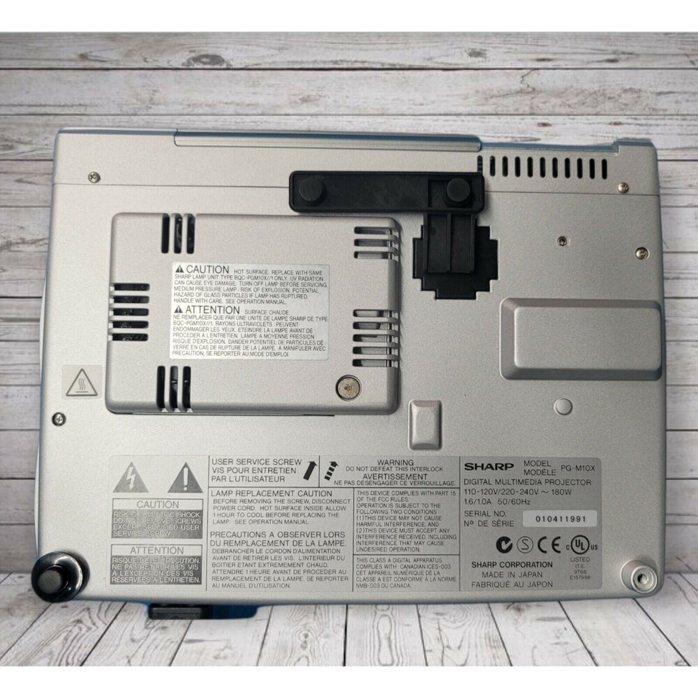 Sharp PG-M10X Projector With Carry case - Picture 3 of 10